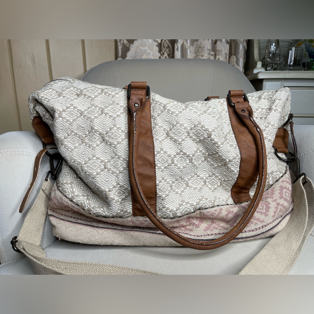 Merona Tapestry Canvas Weekender Travel Bag/Shoulder Bag Purse Beaded - Picture 2 of 5